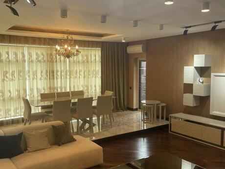 4 otaqlı mənzil, 202 m², Elmlər Akademiyası: 700 000 ₼ 2