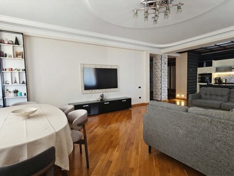 3-комнатная квартира, 137 м², 8-ci mikrorayon: 390 000 ₼ 5