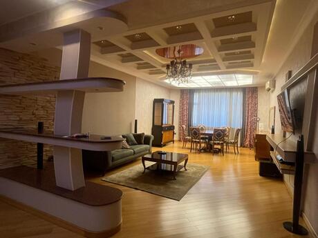 4 otaqlı mənzil, 190 m², Şah İsmayıl Xətai: 530 000 ₼ 4