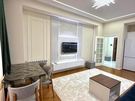 Elan №6470811 - Bakı, Gənclik m., 2 otaqlı, 75 m², 13/18 mərtəbə