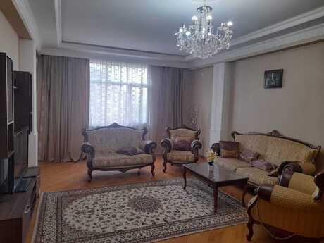 Объявление №6470831 - Баку, м. Низами, 4-комн., 170 м², 13/17 этаж