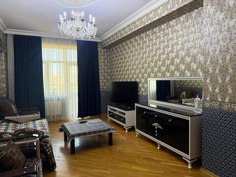 3 otaqlı mənzil, 140 m², 8 Noyabr: 340 000 ₼ 2