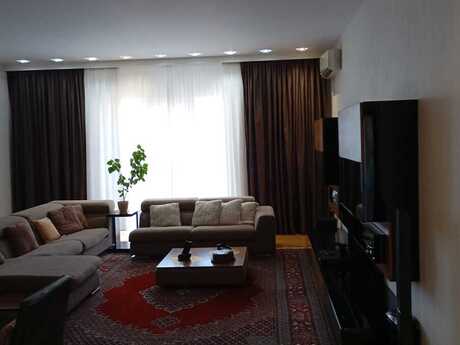 4 otaqlı mənzil, 200 m², 28 May: 699 000 ₼ 2