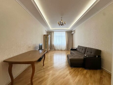 Elan №6471041 - Bakı, İnşaatçılar m., 3 otaqlı, 130 m², 7/17 mərtəbə