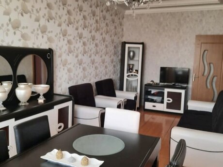 Аренда: 2-комнатная квартира, 75 м², Memar Əcəmi: 650 ₼/мес 2