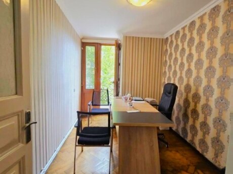 Kirayə 5 otaqlı mənzil, 150 m², Nizami: 1 800 ₼/ay 4