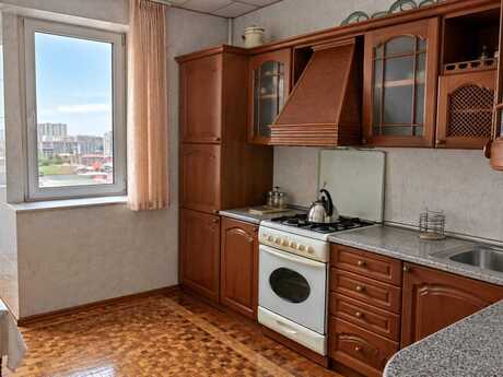 Аренда: 4-комнатная квартира, 110 м², Azadlıq Prospekti: 750 ₼/мес 4