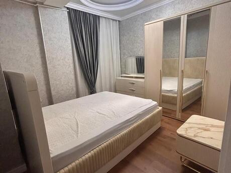 3-room apartment for rent, 120 m², Qara Qarayev: 900 ₼/mo 5