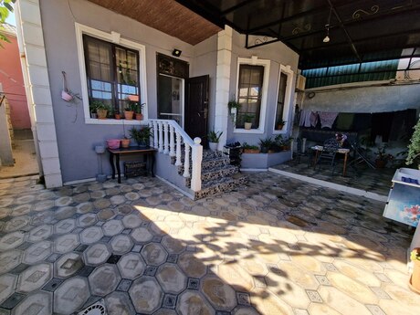 5 otaqlı həyət evi, 200 m², Bakıxanov: 220 000 ₼ 2