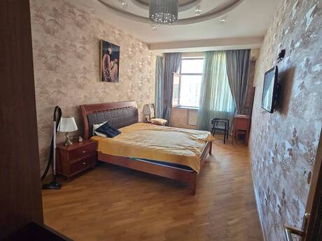 4 otaqlı mənzil, 161 m², 28 May: 479 000 ₼ 5
