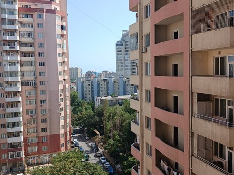 2 otaqlı mənzil, 79 m², 8 Noyabr: 255 000 ₼ 2