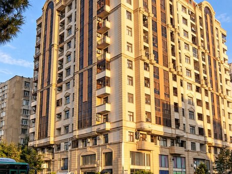 3-комн. · 77 m² · 3/13 этаж, Bakıxanov