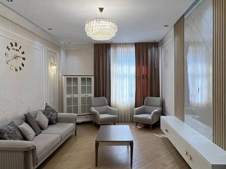 Elan №6471390 - Bakı, Elmlər Akademiyası m., 2 otaqlı, 86 m², 11/18 mərtəbə