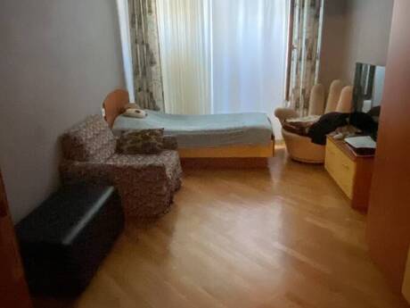 4 otaqlı mənzil, 198 m², 28 May: 580 000 ₼ 3