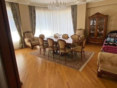 4 otaq · 198 m² · 7/18 mərtəbə, 28 May
