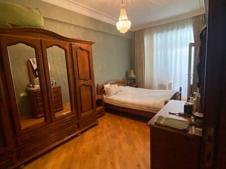 4 otaqlı mənzil, 198 m², 28 May: 580 000 ₼ 4