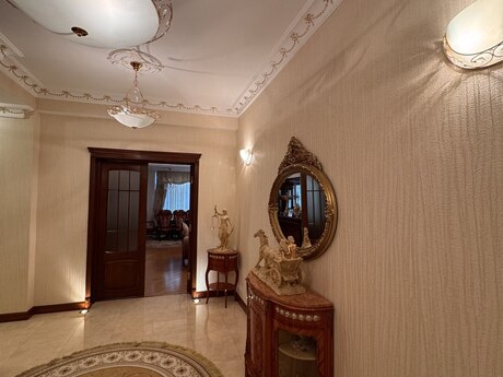 4 otaqlı mənzil, 174 m², Şah İsmayıl Xətai: 580 000 ₼ 2