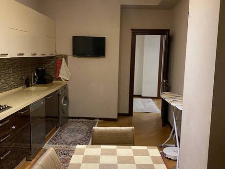 2-комнатная квартира, 117 м², 28 May: 300 000 ₼ 3