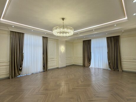 4 otaqlı mənzil, 195 m², 28 May: 800 000 ₼ 2