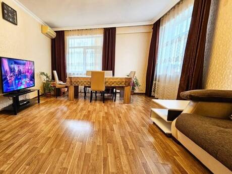 3 otaqlı mənzil, 127 m², İnşaatçılar: 240 000 ₼ 4