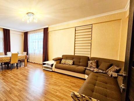 3 otaqlı mənzil, 127 m², İnşaatçılar: 240 000 ₼ 3