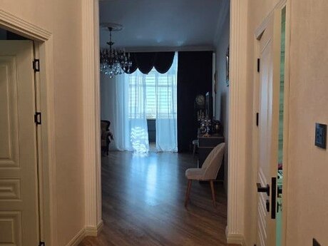2-комнатная квартира, 72 м², 28 May: 295 000 ₼ 4