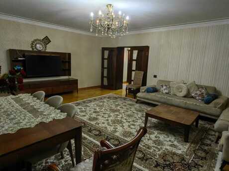 Объявление №6471923 - Баку, м. Ахмедлы, 4-комн., 120 м², 3/5 этаж