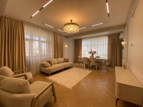 Elan №6471934 - Bakı, 28 May m., 3 otaqlı, 117 m², 2/17 mərtəbə