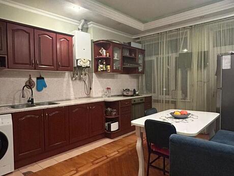 3-комнатная квартира, 144 м², Nizami: 350 000 ₼ 4