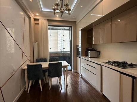 Kirayə 3 otaqlı mənzil, 110 m², İnşaatçılar: 1 200 ₼/ay 3