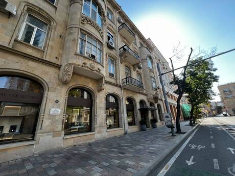 4 otaqlı mənzil, 200 m², Sahil: 920 000 ₼ 2