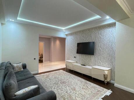 4-комнатная квартира, 146 м², 8-ci mikrorayon: 380 000 ₼ 5