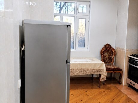 3-room apartment for rent, 92 m², Yeni Günəşli: 650 ₼/mo 3