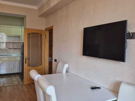 3-room apartment for rent, 100 m², Badamdar: 700 ₼/mo 4