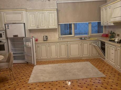 Аренда: 4-комнатная квартира, 150 м², Nizami: 2 500 ₼/мес 5