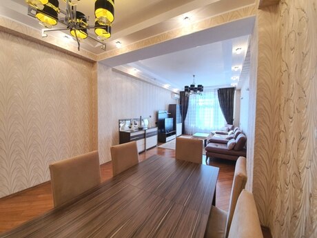 Kirayə 4 otaqlı mənzil, 185 m², 28 May: 2 000 ₼/ay 3