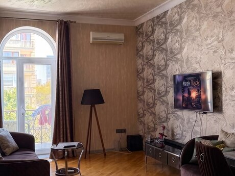 Аренда: 2-комнатная квартира, 80 м², Sahil: 100 ₼/мес 2