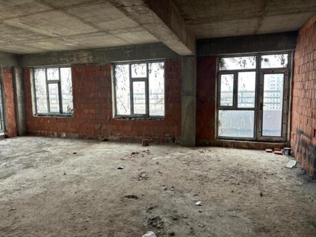 3 otaqlı mənzil, 145 m², 28 May: 390 000 ₼ 2
