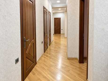 4 otaqlı mənzil, 180 m², 28 May: 530 000 ₼ 2