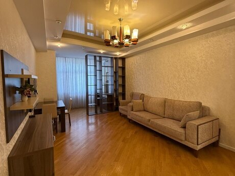 Kirayə 3 otaqlı mənzil, 130 m², Şah İsmayıl Xətai: 1 400 ₼/ay 2