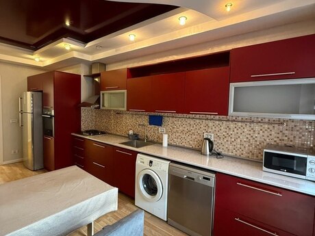 Kirayə 3 otaqlı mənzil, 130 m², Şah İsmayıl Xətai: 1 400 ₼/ay 5
