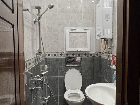Kirayə 3 otaqlı mənzil, 160 m², Nizami: 250 ₼/ay 5