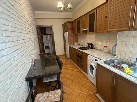 Kirayə 2 otaqlı mənzil, 85 m², İnşaatçılar: 700 ₼/ay 4