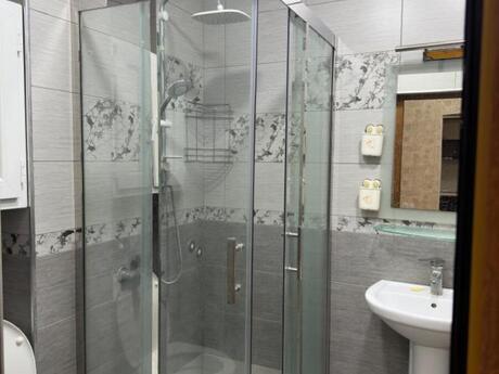 Kirayə 3 otaqlı mənzil, 100 m², İnşaatçılar: 170 ₼/ay 4
