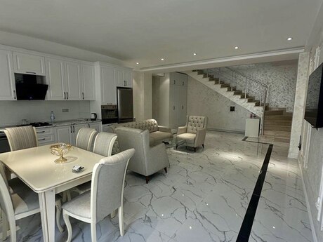 Kirayə 5 otaqlı mənzil, 240 m², 28 May: 2 000 ₼/ay 2