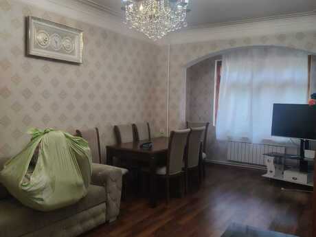 3 rooms · 70 m² · floor 2/5, 8 Noyabr