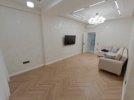 Kirayə 3 otaqlı mənzil, 125 m², İnşaatçılar: 999 ₼/ay 4