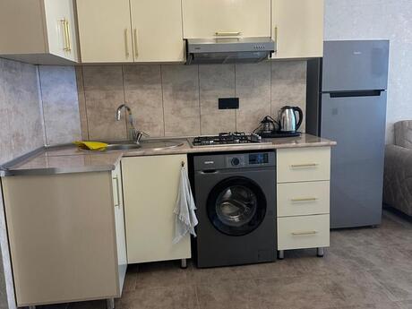 2-room apartment for rent, 70 m², 8 Noyabr: 1 000 ₼/mo 5