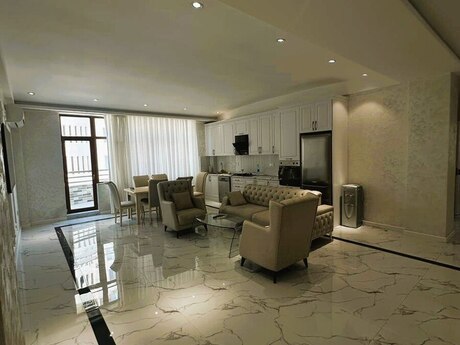 Elan №6473587 - Bakı, 28 May m., 5 otaqlı, 250 m², 14/14 mərtəbə