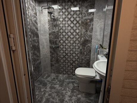 3-room apartment for rent, 90 m², Gənclik: 210 ₼/mo 4